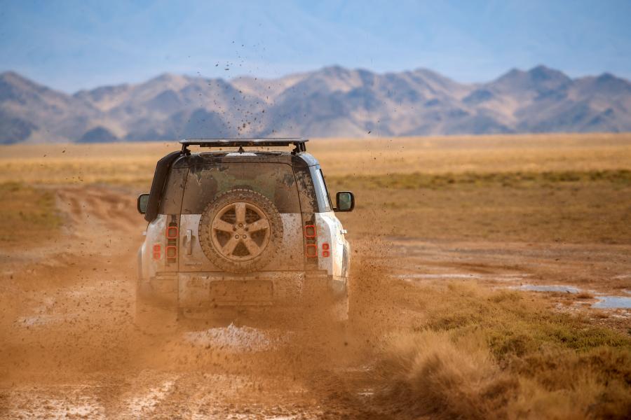  Land Rover Defender 110 Explorer Pack First Edition 2020 года  (WW) (фото 40 из 57)